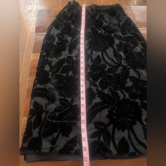 Judith Hart Black Skirt - Picture 2 of 4